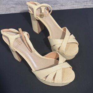 NWOT SCHUTZ Women's Beige Strappy Heels with Dust Bag